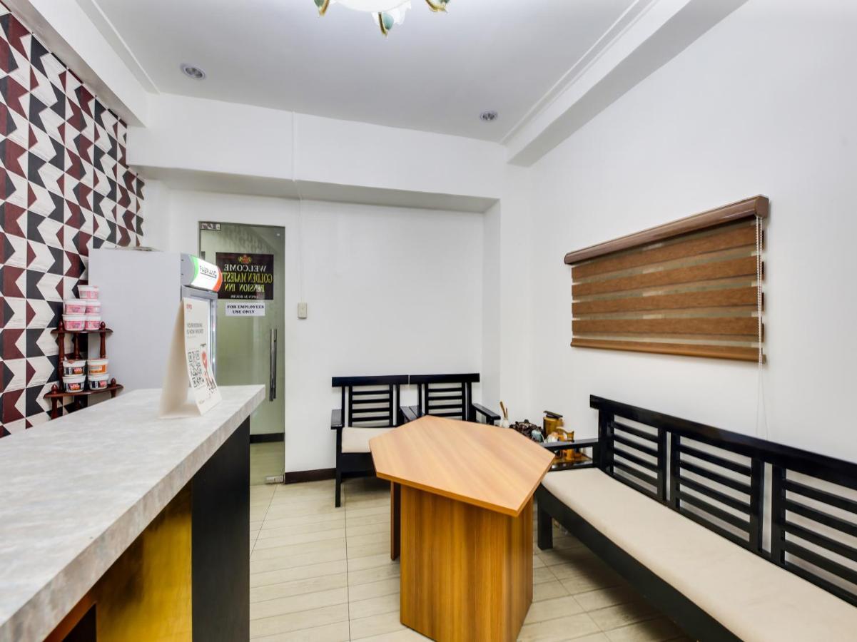 Oyo 895 Golden Majestic Pension Inn Manilla Buitenkant foto