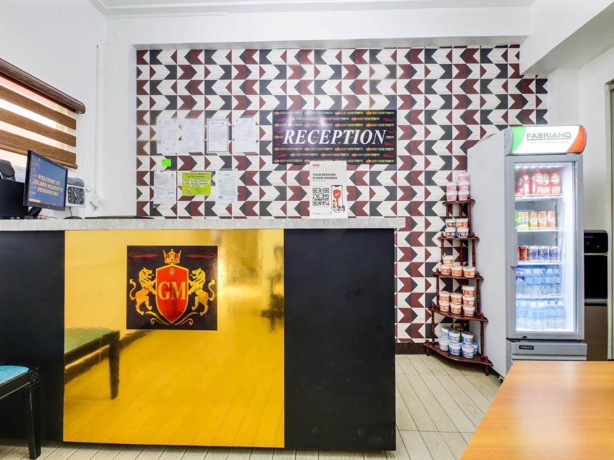Oyo 895 Golden Majestic Pension Inn Manilla Buitenkant foto