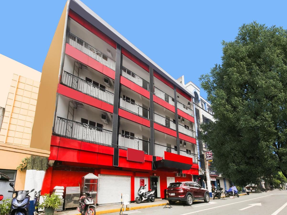 Oyo 895 Golden Majestic Pension Inn Manilla Buitenkant foto
